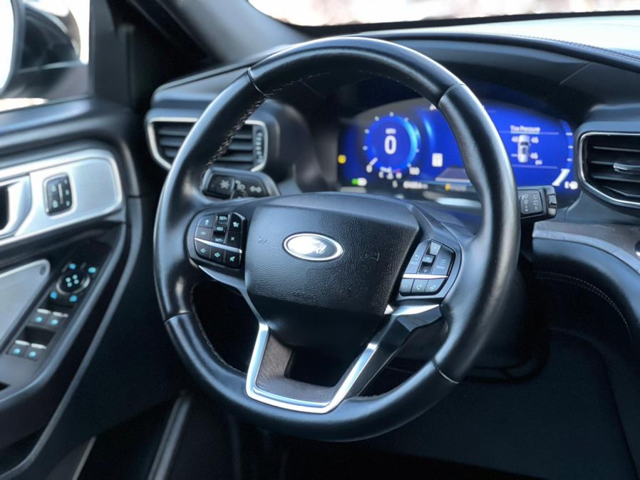2020 Ford Explorer Platinum 4WD, available for sale in Paterson, New Jersey | Speedway Motors LLC. Paterson, New Jersey 2020 Ford Explorer Platinum 4WD, available for sale in Paterson, New Jersey | Speedway Motors LLC. Paterson, New Jersey