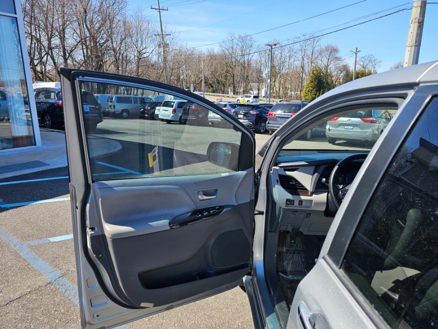 2015 Toyota Sienna 5dr 8-Pass Van XLE Premium FWD (Natl), available for sale in Rosedale, New York | Sunrise Auto Sales. Rosedale, New York 2015 Toyota Sienna 5dr 8-Pass Van XLE Premium FWD (Natl), available for sale in Rosedale, New York | Sunrise Auto Sales. Rosedale, New York
