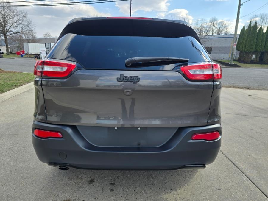 2018 Jeep Cherokee Latitude FWD, available for sale in Philadelphia, Pennsylvania | Eugen's Auto Sales & Repairs. Philadelphia, Pennsylvania 2018 Jeep Cherokee Latitude FWD, available for sale in Philadelphia, Pennsylvania | Eugen's Auto Sales & Repairs. Philadelphia, Pennsylvania