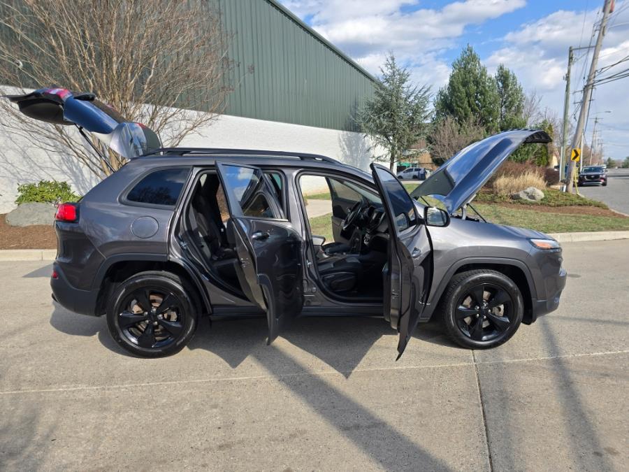 2018 Jeep Cherokee Latitude FWD, available for sale in Philadelphia, Pennsylvania | Eugen's Auto Sales & Repairs. Philadelphia, Pennsylvania 2018 Jeep Cherokee Latitude FWD, available for sale in Philadelphia, Pennsylvania | Eugen's Auto Sales & Repairs. Philadelphia, Pennsylvania