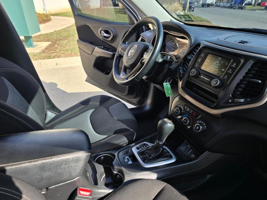 2018 Jeep Cherokee Latitude FWD, available for sale in Philadelphia, Pennsylvania | Eugen's Auto Sales & Repairs. Philadelphia, Pennsylvania 2018 Jeep Cherokee Latitude FWD, available for sale in Philadelphia, Pennsylvania | Eugen's Auto Sales & Repairs. Philadelphia, Pennsylvania
