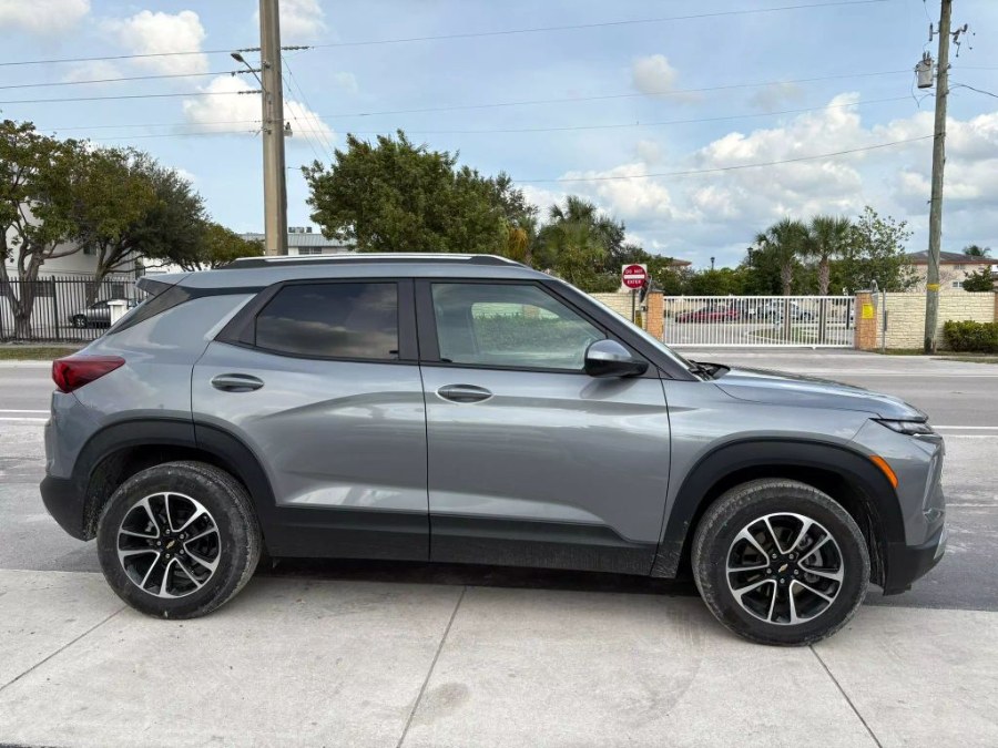 2024 Chevrolet Trailblazer LT Sport Utility 4D, available for sale in Hollywood, Florida | Select Auto Hollywood. Hollywood, Florida 2024 Chevrolet Trailblazer LT Sport Utility 4D, available for sale in Hollywood, Florida | Select Auto Hollywood. Hollywood, Florida