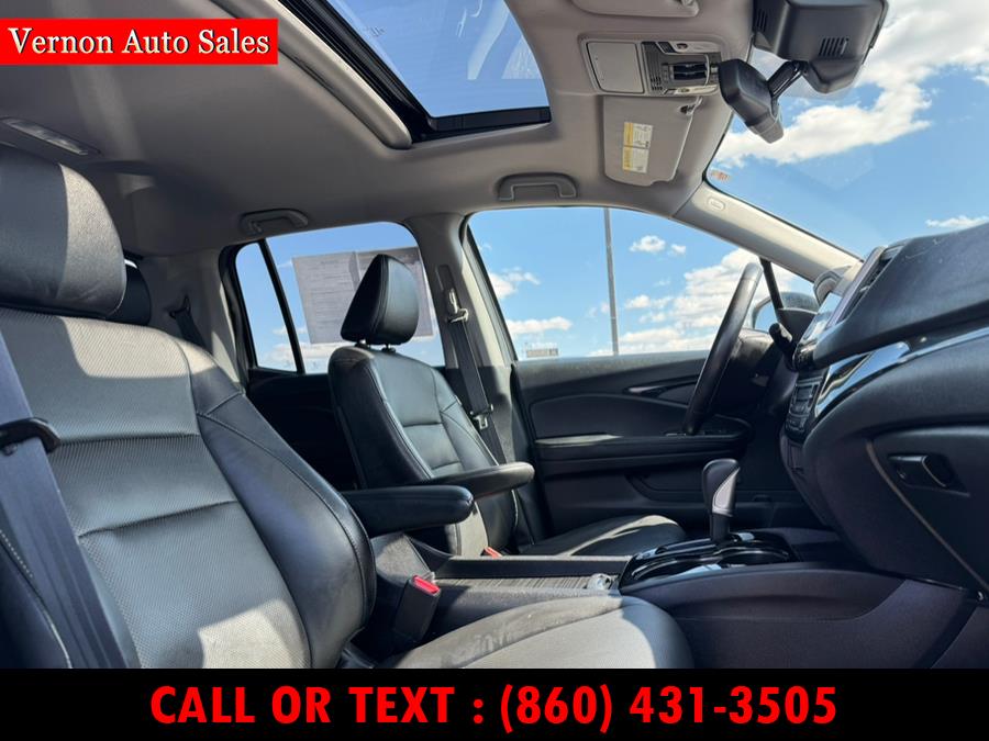 2018 Honda Ridgeline RTL-E AWD, available for sale in Manchester, Connecticut | Vernon Auto Sale & Service. Manchester, Connecticut 2018 Honda Ridgeline RTL-E AWD, available for sale in Manchester, Connecticut | Vernon Auto Sale & Service. Manchester, Connecticut