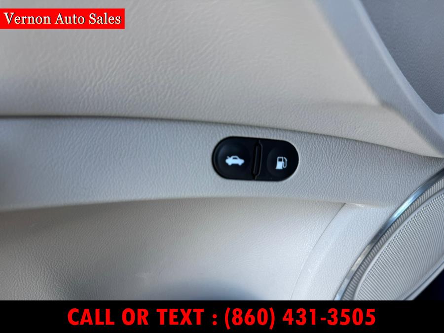 2013 Acura TL 4dr Sdn Auto 2WD, available for sale in Manchester, Connecticut | Vernon Auto Sale & Service. Manchester, Connecticut 2013 Acura TL 4dr Sdn Auto 2WD, available for sale in Manchester, Connecticut | Vernon Auto Sale & Service. Manchester, Connecticut