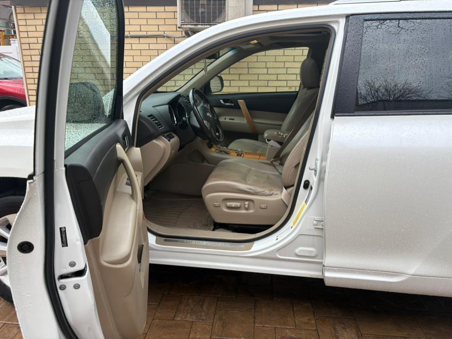 2008 Toyota Highlander Hybrid 4WD 4dr Limited w/3rd Row, available for sale in Rosedale, New York | Sunrise Auto Sales. Rosedale, New York 2008 Toyota Highlander Hybrid 4WD 4dr Limited w/3rd Row, available for sale in Rosedale, New York | Sunrise Auto Sales. Rosedale, New York