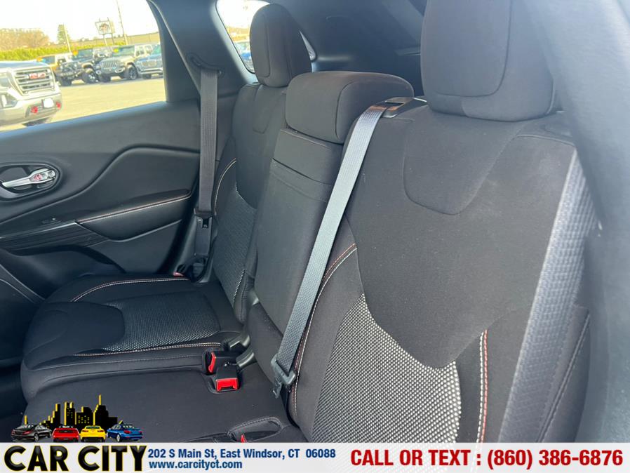 2016 Jeep Cherokee 4WD 4dr Latitude, available for sale in East Windsor, Connecticut | Car City LLC. East Windsor, Connecticut 2016 Jeep Cherokee 4WD 4dr Latitude, available for sale in East Windsor, Connecticut | Car City LLC. East Windsor, Connecticut
