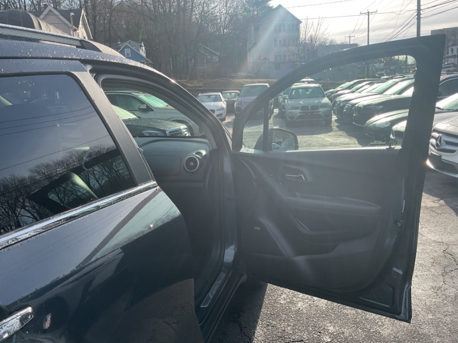 2016 Chevrolet Trax AWD 4dr LTZ, available for sale in Waterbury, Connecticut | Jim Juliani Motors. Waterbury, Connecticut 2016 Chevrolet Trax AWD 4dr LTZ, available for sale in Waterbury, Connecticut | Jim Juliani Motors. Waterbury, Connecticut