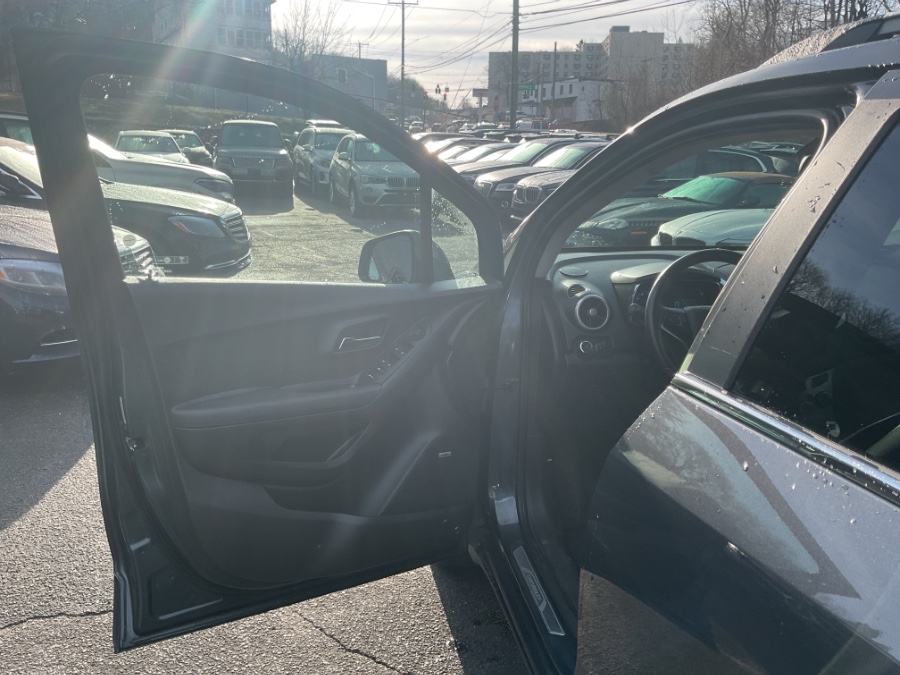 2016 Chevrolet Trax AWD 4dr LTZ, available for sale in Waterbury, Connecticut | Jim Juliani Motors. Waterbury, Connecticut 2016 Chevrolet Trax AWD 4dr LTZ, available for sale in Waterbury, Connecticut | Jim Juliani Motors. Waterbury, Connecticut