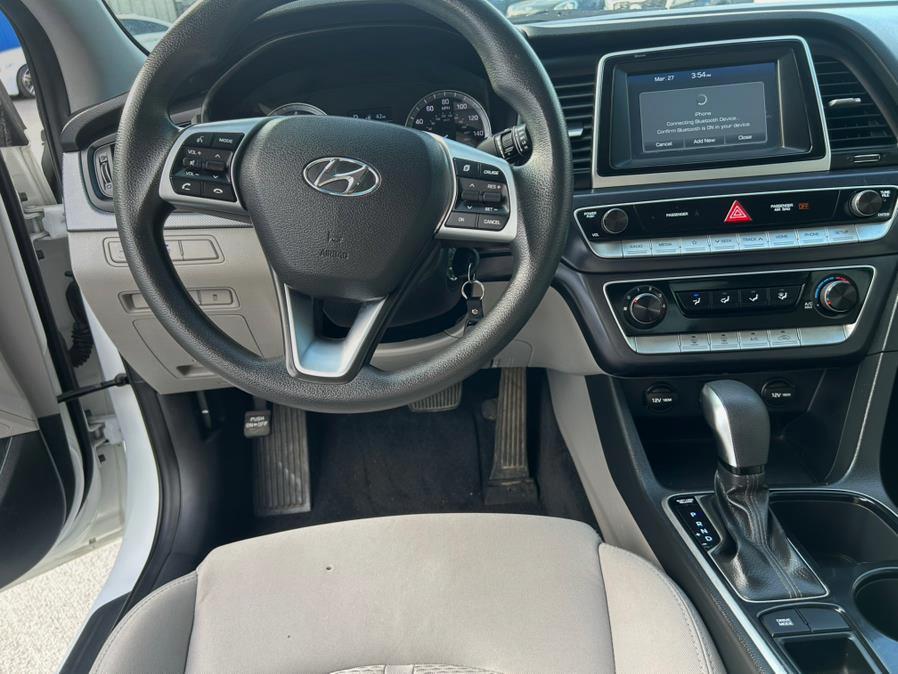 2019 Hyundai Sonata SE 2.4L, available for sale in Santa Ana, California | Auto Max Of Santa Ana. Santa Ana, California 2019 Hyundai Sonata SE 2.4L, available for sale in Santa Ana, California | Auto Max Of Santa Ana. Santa Ana, California