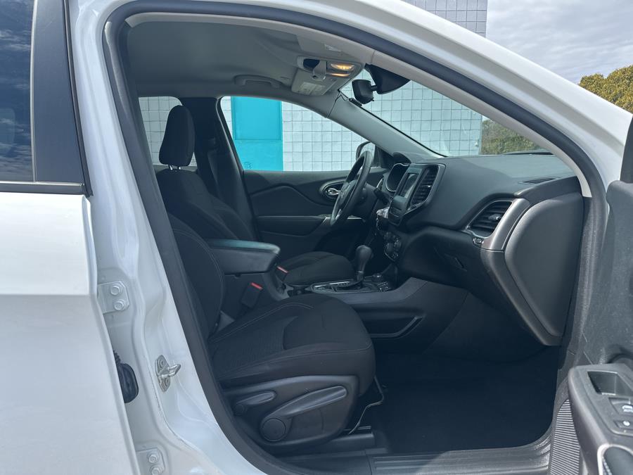 2021 Jeep Cherokee Latitude 4x4, available for sale in Milford, Connecticut | Dealertown Auto Wholesalers. Milford, Connecticut 2021 Jeep Cherokee Latitude 4x4, available for sale in Milford, Connecticut | Dealertown Auto Wholesalers. Milford, Connecticut