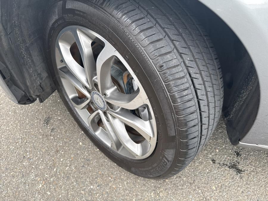 2015 Mercedes-Benz C-Class 4dr Sdn C 300 4MATIC, available for sale in Little Ferry, New Jersey | Victoria Preowned Autos Inc. Little Ferry, New Jersey 2015 Mercedes-Benz C-Class 4dr Sdn C 300 4MATIC, available for sale in Little Ferry, New Jersey | Victoria Preowned Autos Inc. Little Ferry, New Jersey