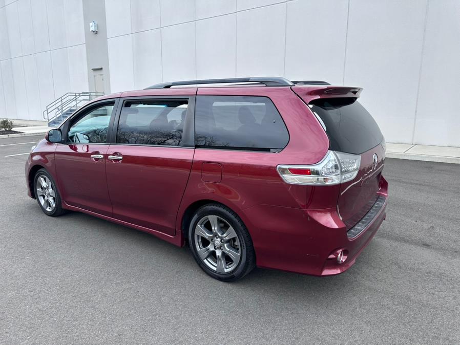 2017 Toyota Sienna SE Premium FWD 8-Passenger (Natl), available for sale in Garfield, New Jersey | Mikes Auto Sales LLC. Garfield, New Jersey 2017 Toyota Sienna SE Premium FWD 8-Passenger (Natl), available for sale in Garfield, New Jersey | Mikes Auto Sales LLC. Garfield, New Jersey