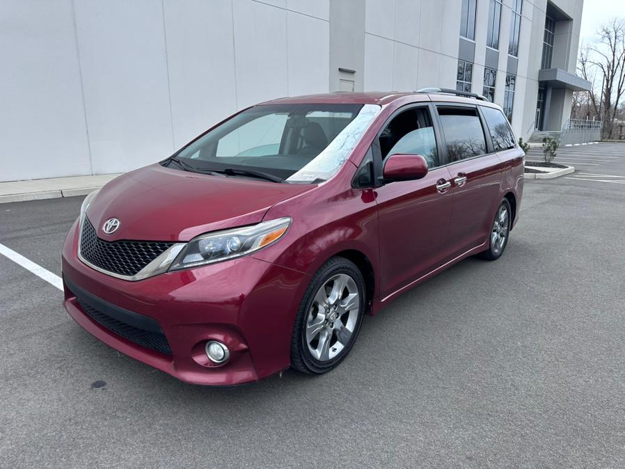 2017 Toyota Sienna SE Premium FWD 8-Passenger (Natl), available for sale in Garfield, New Jersey | Mikes Auto Sales LLC. Garfield, New Jersey 2017 Toyota Sienna SE Premium FWD 8-Passenger (Natl), available for sale in Garfield, New Jersey | Mikes Auto Sales LLC. Garfield, New Jersey