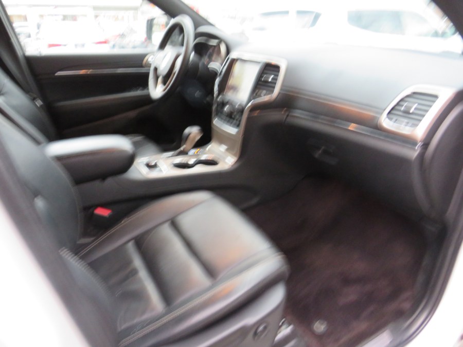 2017 Jeep Grand Cherokee Limited 4x4, available for sale in Middle Village, New York | Road Masters II INC. Middle Village, New York 2017 Jeep Grand Cherokee Limited 4x4, available for sale in Middle Village, New York | Road Masters II INC. Middle Village, New York