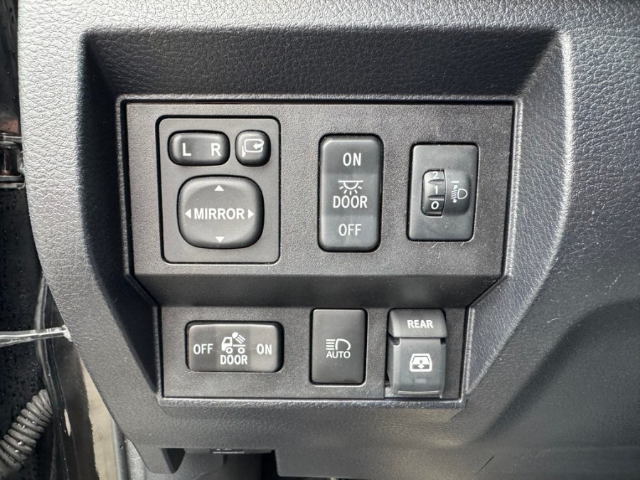 2018 Toyota Tundra 4WD Platinum CrewMax 5.5'' Bed 5.7L (Natl), available for sale in West Springfield, Massachusetts | Union Street Auto Sales. West Springfield, Massachusetts 2018 Toyota Tundra 4WD Platinum CrewMax 5.5'' Bed 5.7L (Natl), available for sale in West Springfield, Massachusetts | Union Street Auto Sales. West Springfield, Massachusetts