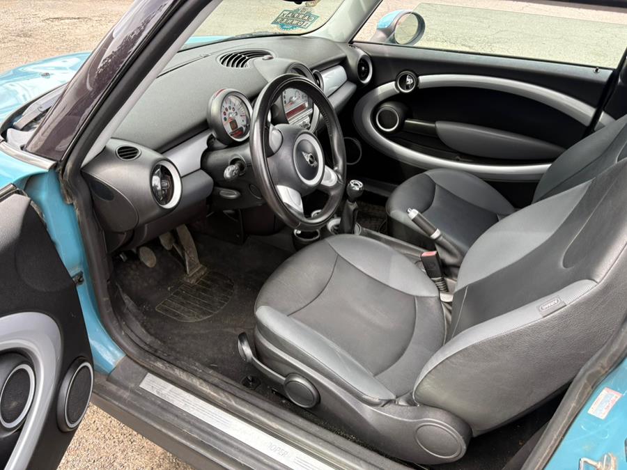 2009 MINI Cooper Hardtop 2dr Cpe, available for sale in East Windsor, Connecticut | CT Car Co LLC. East Windsor, Connecticut 2009 MINI Cooper Hardtop 2dr Cpe, available for sale in East Windsor, Connecticut | CT Car Co LLC. East Windsor, Connecticut