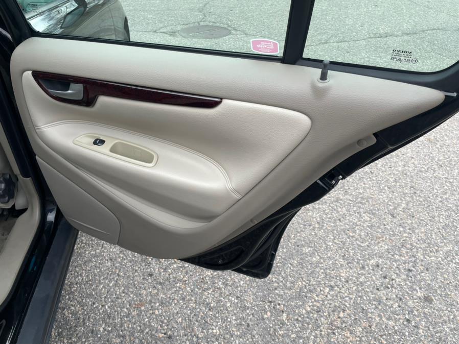2004 Volvo S60 2.4L Auto w/Sunroof, available for sale in New Milford, Connecticut | Faustos Auto Body and Repairs LLC. New Milford, Connecticut 2004 Volvo S60 2.4L Auto w/Sunroof, available for sale in New Milford, Connecticut | Faustos Auto Body and Repairs LLC. New Milford, Connecticut