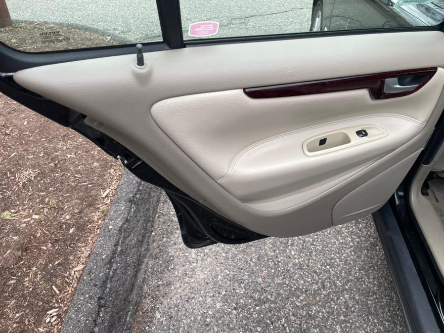 2004 Volvo S60 2.4L Auto w/Sunroof, available for sale in New Milford, Connecticut | Faustos Auto Body and Repairs LLC. New Milford, Connecticut 2004 Volvo S60 2.4L Auto w/Sunroof, available for sale in New Milford, Connecticut | Faustos Auto Body and Repairs LLC. New Milford, Connecticut