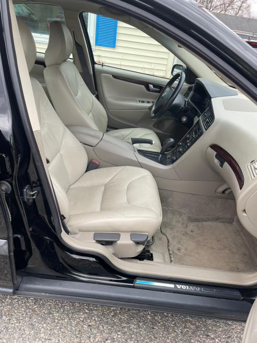2004 Volvo S60 2.4L Auto w/Sunroof, available for sale in New Milford, Connecticut | Faustos Auto Body and Repairs LLC. New Milford, Connecticut 2004 Volvo S60 2.4L Auto w/Sunroof, available for sale in New Milford, Connecticut | Faustos Auto Body and Repairs LLC. New Milford, Connecticut