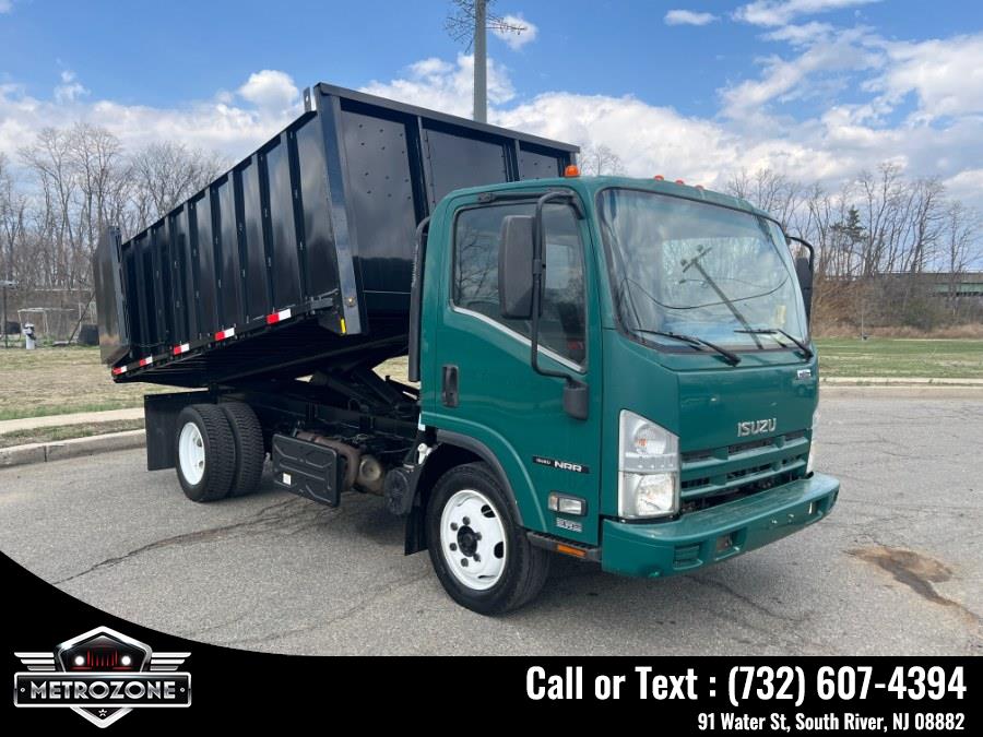 Used 2014 Isuzu NRR DSL REG AT in South River, New Jersey | Metrozone Motor Group. South River, New Jersey