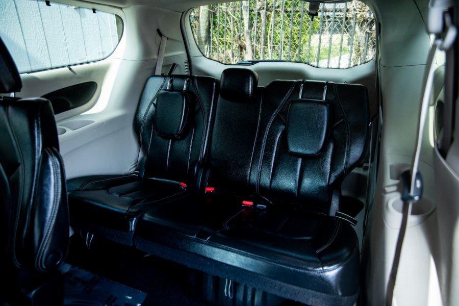 2022 Chrysler Pacifica Touring L FWD, available for sale in Newark, New Jersey | Champion Of Newark. Newark, New Jersey 2022 Chrysler Pacifica Touring L FWD, available for sale in Newark, New Jersey | Champion Of Newark. Newark, New Jersey