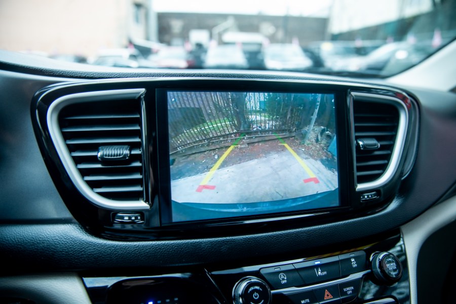 2022 Chrysler Pacifica Touring L FWD, available for sale in Newark, New Jersey | Champion Of Newark. Newark, New Jersey 2022 Chrysler Pacifica Touring L FWD, available for sale in Newark, New Jersey | Champion Of Newark. Newark, New Jersey