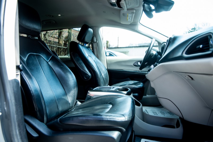 2022 Chrysler Pacifica Touring L FWD, available for sale in Newark, New Jersey | Champion Of Newark. Newark, New Jersey 2022 Chrysler Pacifica Touring L FWD, available for sale in Newark, New Jersey | Champion Of Newark. Newark, New Jersey