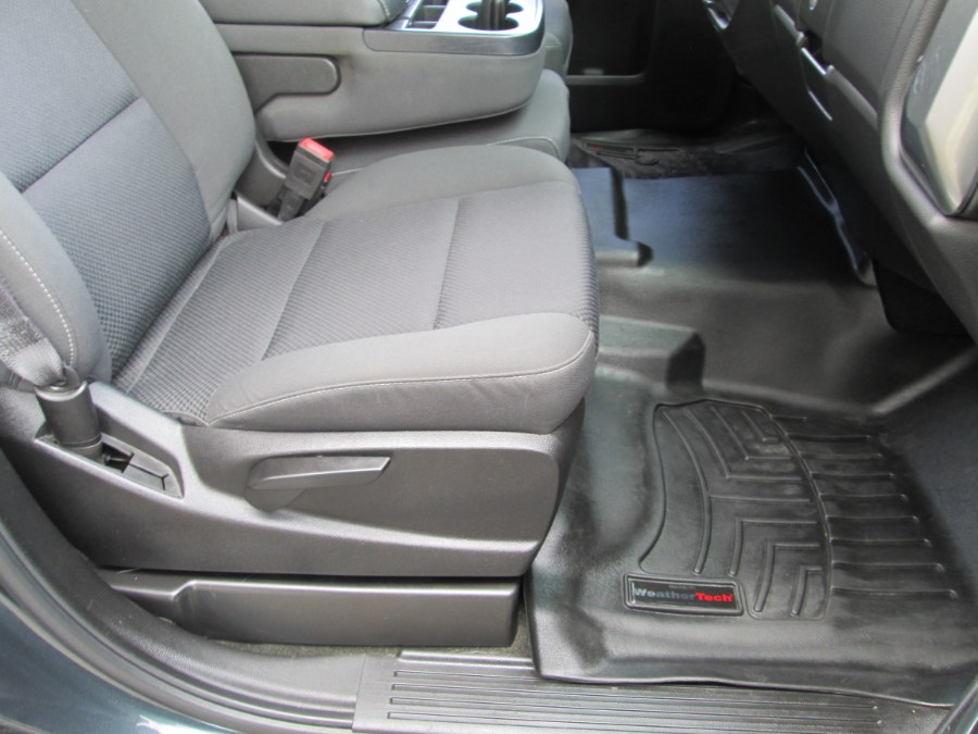 2017 Chevrolet Silverado 1500 4WD Double Cab 143.5" LT w/2LT, available for sale in Levittown, Pennsylvania | Levittown Auto. Levittown, Pennsylvania 2017 Chevrolet Silverado 1500 4WD Double Cab 143.5" LT w/2LT, available for sale in Levittown, Pennsylvania | Levittown Auto. Levittown, Pennsylvania