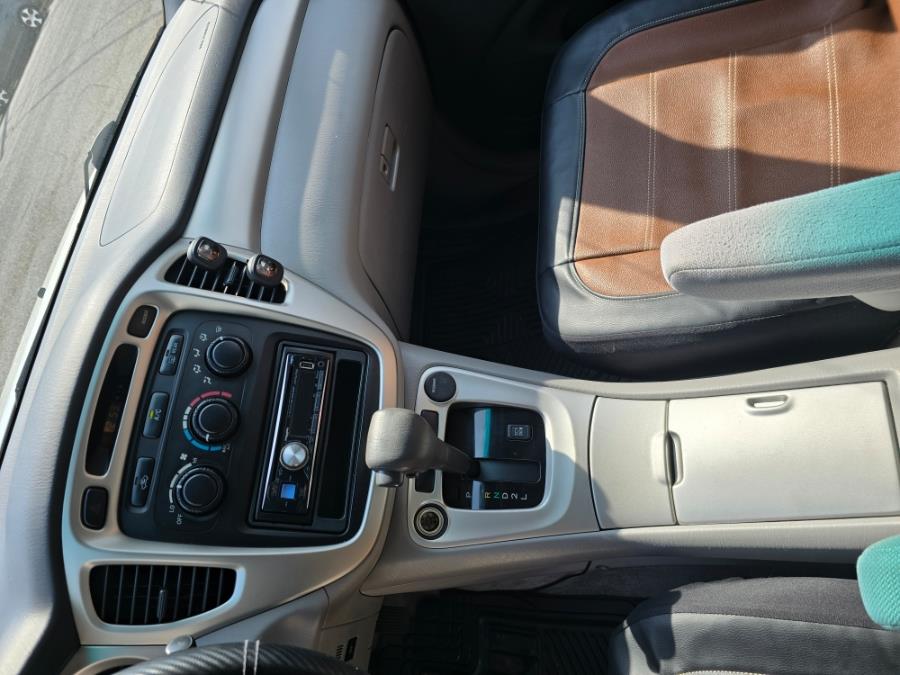 2006 Toyota Highlander 4dr 4-Cyl (Natl), available for sale in Philadelphia, Pennsylvania | Eugen's Auto Sales & Repairs. Philadelphia, Pennsylvania 2006 Toyota Highlander 4dr 4-Cyl (Natl), available for sale in Philadelphia, Pennsylvania | Eugen's Auto Sales & Repairs. Philadelphia, Pennsylvania