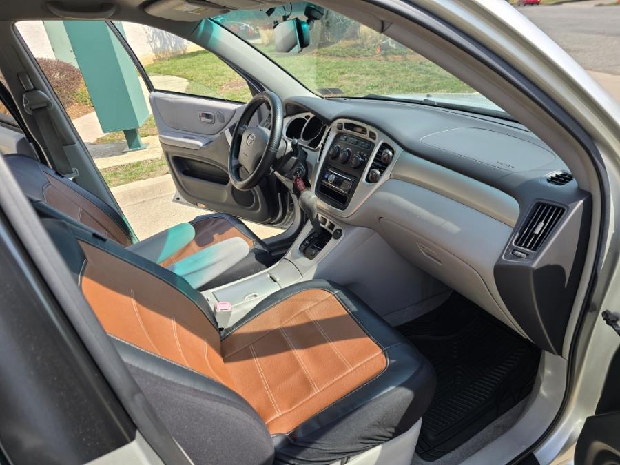 2006 Toyota Highlander 4dr 4-Cyl (Natl), available for sale in Philadelphia, Pennsylvania | Eugen's Auto Sales & Repairs. Philadelphia, Pennsylvania 2006 Toyota Highlander 4dr 4-Cyl (Natl), available for sale in Philadelphia, Pennsylvania | Eugen's Auto Sales & Repairs. Philadelphia, Pennsylvania