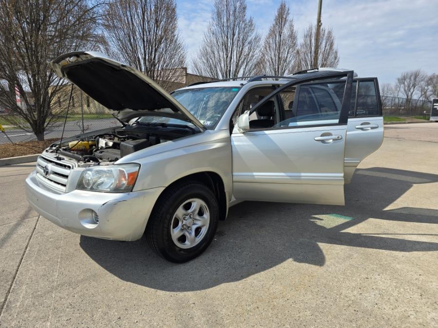 2006 Toyota Highlander 4dr 4-Cyl (Natl), available for sale in Philadelphia, Pennsylvania | Eugen's Auto Sales & Repairs. Philadelphia, Pennsylvania 2006 Toyota Highlander 4dr 4-Cyl (Natl), available for sale in Philadelphia, Pennsylvania | Eugen's Auto Sales & Repairs. Philadelphia, Pennsylvania