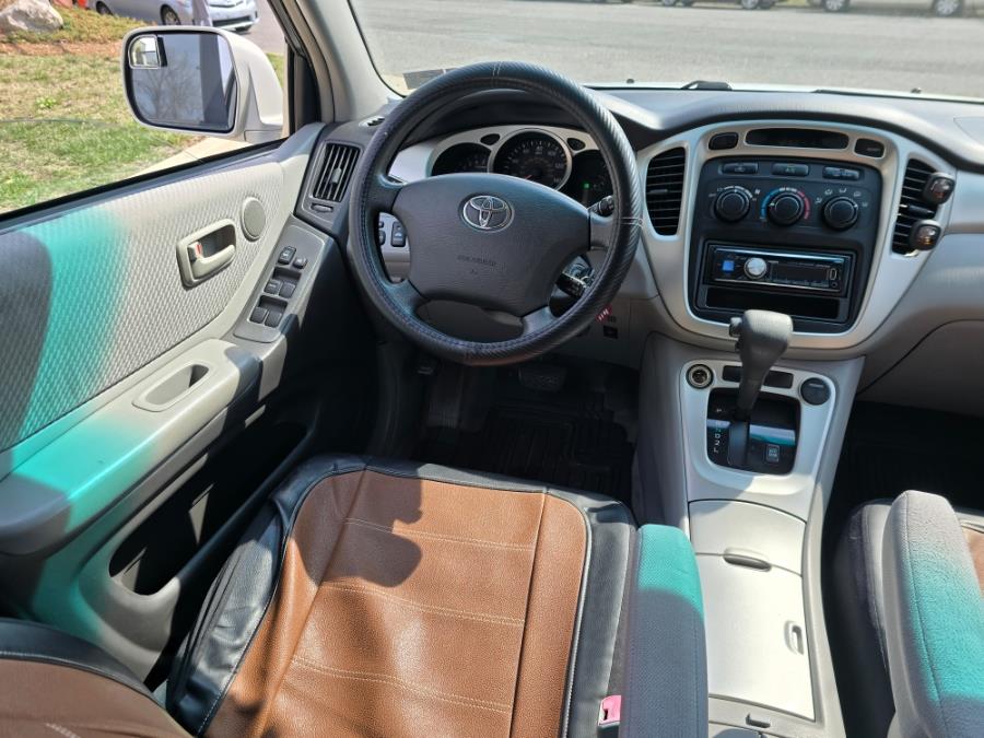 2006 Toyota Highlander 4dr 4-Cyl (Natl), available for sale in Philadelphia, Pennsylvania | Eugen's Auto Sales & Repairs. Philadelphia, Pennsylvania 2006 Toyota Highlander 4dr 4-Cyl (Natl), available for sale in Philadelphia, Pennsylvania | Eugen's Auto Sales & Repairs. Philadelphia, Pennsylvania