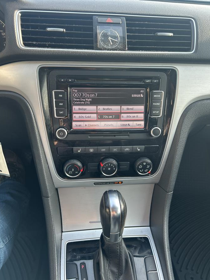 2013 Volkswagen Passat 4dr Sdn 2.5L Auto SE w/Sunroof & Nav PZEV, available for sale in South Windsor , Connecticut | Ful-line Auto LLC. South Windsor , Connecticut 2013 Volkswagen Passat 4dr Sdn 2.5L Auto SE w/Sunroof & Nav PZEV, available for sale in South Windsor , Connecticut | Ful-line Auto LLC. South Windsor , Connecticut