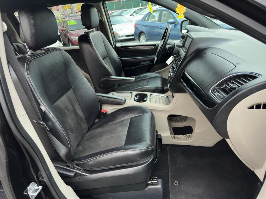 2019 Dodge Grand Caravan SXT Wagon, available for sale in Irvington , New Jersey | Auto Haus of Irvington Corp. Irvington , New Jersey 2019 Dodge Grand Caravan SXT Wagon, available for sale in Irvington , New Jersey | Auto Haus of Irvington Corp. Irvington , New Jersey