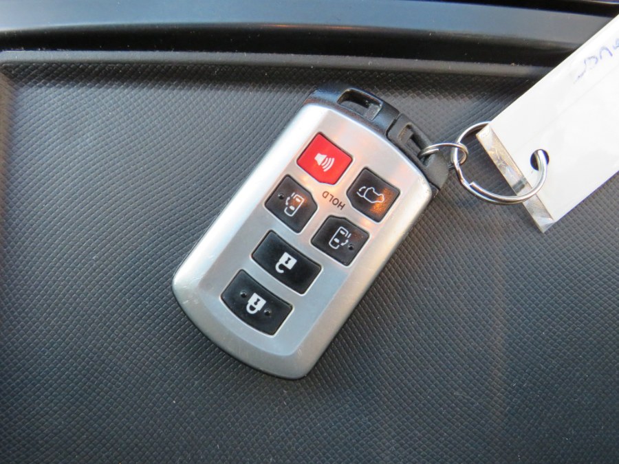 2015 Toyota Sienna XLE Premium 8 Passenger, available for sale in Middle Village, New York | Road Masters II INC. Middle Village, New York 2015 Toyota Sienna XLE Premium 8 Passenger, available for sale in Middle Village, New York | Road Masters II INC. Middle Village, New York