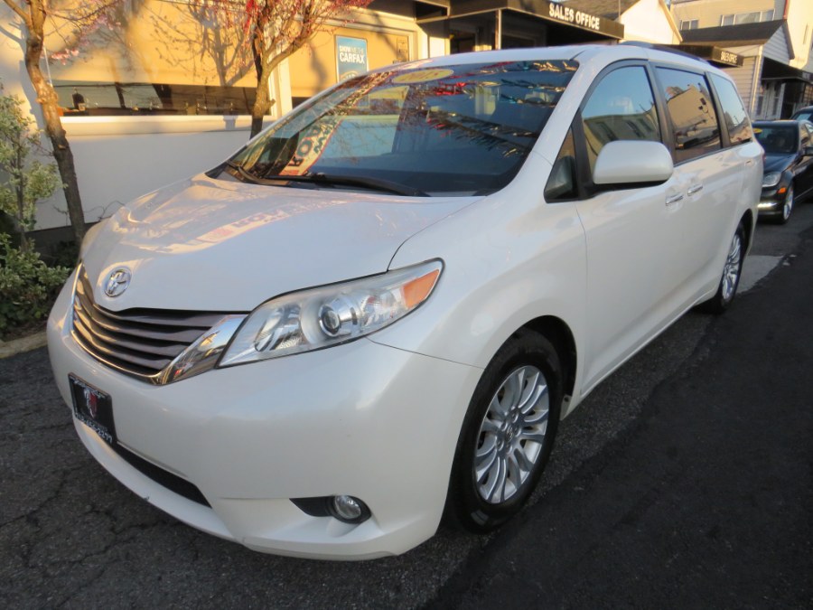 2015 Toyota Sienna XLE Premium 8 Passenger, available for sale in Middle Village, New York | Road Masters II INC. Middle Village, New York 2015 Toyota Sienna XLE Premium 8 Passenger, available for sale in Middle Village, New York | Road Masters II INC. Middle Village, New York