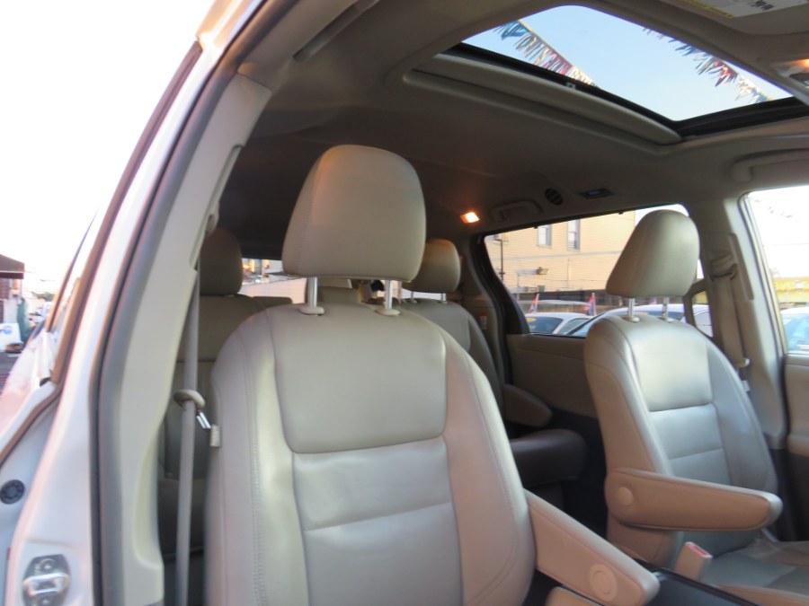 2015 Toyota Sienna XLE Premium 8 Passenger, available for sale in Middle Village, New York | Road Masters II INC. Middle Village, New York 2015 Toyota Sienna XLE Premium 8 Passenger, available for sale in Middle Village, New York | Road Masters II INC. Middle Village, New York