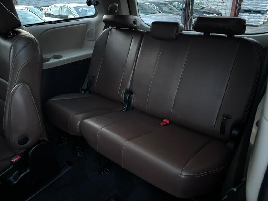 2017 Toyota Sienna Limited Premium AWD 7-Passenger (Natl), available for sale in Brooklyn, New York | Carsbuck Inc.. Brooklyn, New York 2017 Toyota Sienna Limited Premium AWD 7-Passenger (Natl), available for sale in Brooklyn, New York | Carsbuck Inc.. Brooklyn, New York