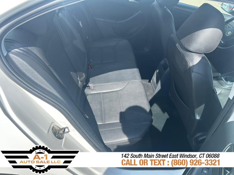 2012 Volkswagen Jetta Sedan 4dr Auto SE w/Convenience & Sunroof, available for sale in East Windsor, Connecticut | A1 Auto Sale LLC. East Windsor, Connecticut 2012 Volkswagen Jetta Sedan 4dr Auto SE w/Convenience & Sunroof, available for sale in East Windsor, Connecticut | A1 Auto Sale LLC. East Windsor, Connecticut