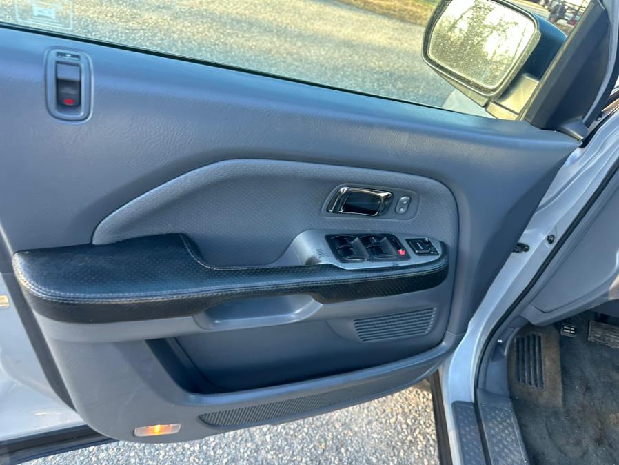 2004 Honda Pilot 4WD EX Auto w/Leather, available for sale in Springfield, Massachusetts | Auto Globe LLC. Springfield, Massachusetts 2004 Honda Pilot 4WD EX Auto w/Leather, available for sale in Springfield, Massachusetts | Auto Globe LLC. Springfield, Massachusetts