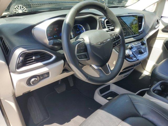 2022 Chrysler Pacifica Hybrid Touring L, available for sale in Fort Lauderdale, Florida | CarLux Fort Lauderdale. Fort Lauderdale, Florida 2022 Chrysler Pacifica Hybrid Touring L, available for sale in Fort Lauderdale, Florida | CarLux Fort Lauderdale. Fort Lauderdale, Florida