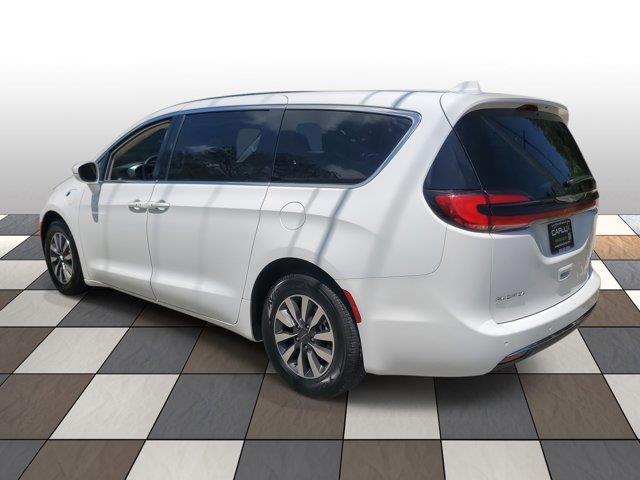 2022 Chrysler Pacifica Hybrid Touring L, available for sale in Fort Lauderdale, Florida | CarLux Fort Lauderdale. Fort Lauderdale, Florida 2022 Chrysler Pacifica Hybrid Touring L, available for sale in Fort Lauderdale, Florida | CarLux Fort Lauderdale. Fort Lauderdale, Florida