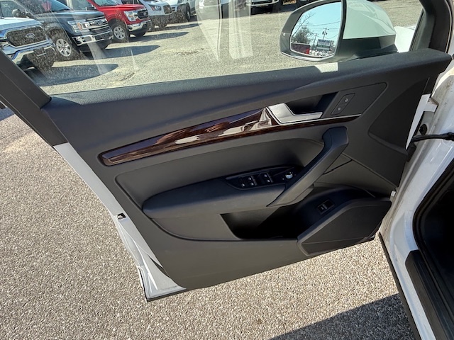 2018 Audi Q5 2.0 TFSI Tech Premium, available for sale in Huntington Station, New York | Huntington Auto Mall. Huntington Station, New York 2018 Audi Q5 2.0 TFSI Tech Premium, available for sale in Huntington Station, New York | Huntington Auto Mall. Huntington Station, New York