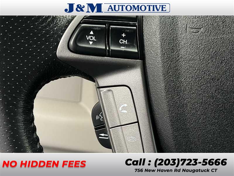 2014 Honda Pilot Touring, available for sale in Naugatuck, Connecticut | J&M Automotive Sls&Svc LLC. Naugatuck, Connecticut 2014 Honda Pilot Touring, available for sale in Naugatuck, Connecticut | J&M Automotive Sls&Svc LLC. Naugatuck, Connecticut