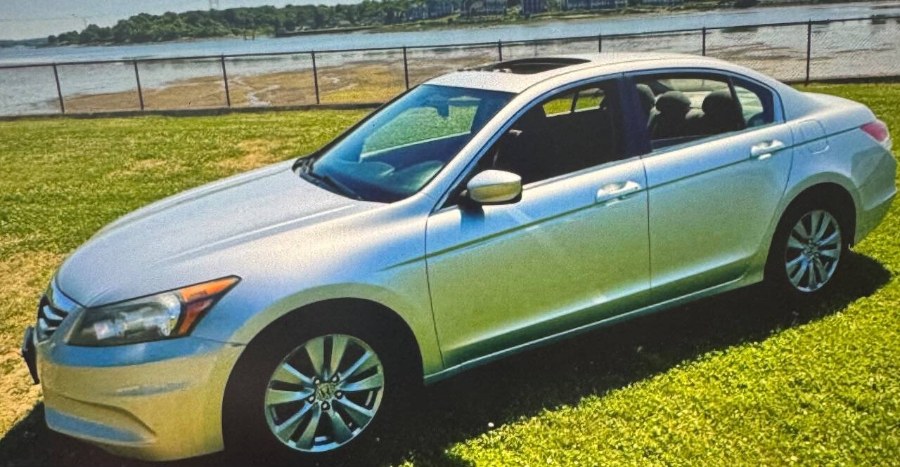 Used 2012 Honda Accord Sdn in Salem, Massachusetts | Dave Franks Auto Sales. Salem, Massachusetts