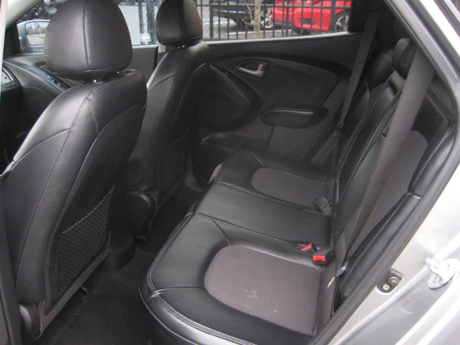 2012 Hyundai Tucson GLS AWD 4dr SUV, available for sale in Massapequa, New York | Rite Choice Auto Inc.. Massapequa, New York 2012 Hyundai Tucson GLS AWD 4dr SUV, available for sale in Massapequa, New York | Rite Choice Auto Inc.. Massapequa, New York