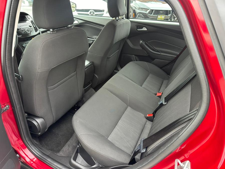 2017 Ford Focus SE Sedan, available for sale in South Windsor, Connecticut | Mike And Tony Auto Sales, Inc. South Windsor, Connecticut 2017 Ford Focus SE Sedan, available for sale in South Windsor, Connecticut | Mike And Tony Auto Sales, Inc. South Windsor, Connecticut
