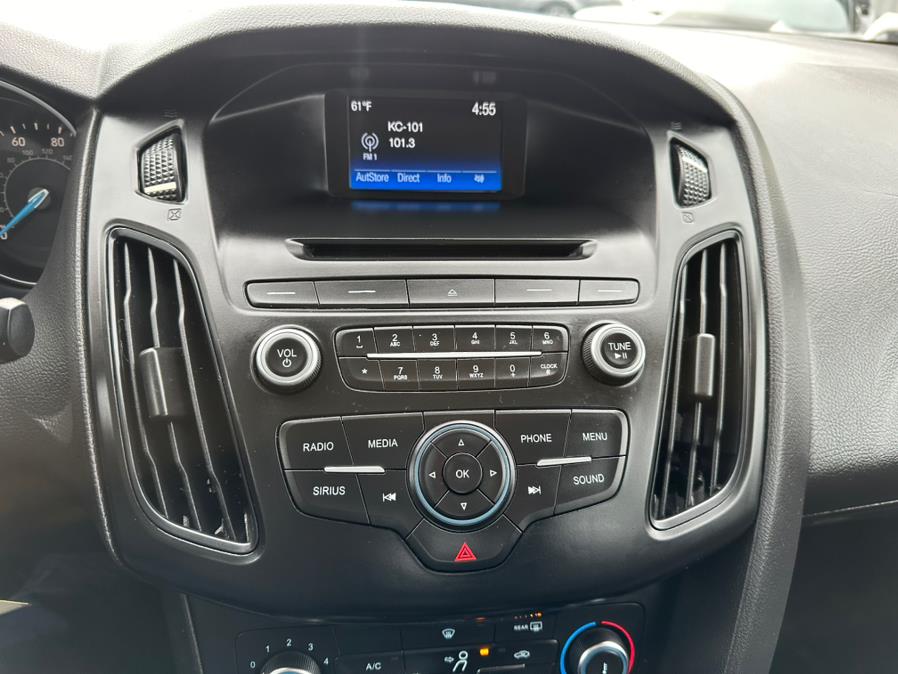 2017 Ford Focus SE Sedan, available for sale in South Windsor, Connecticut | Mike And Tony Auto Sales, Inc. South Windsor, Connecticut 2017 Ford Focus SE Sedan, available for sale in South Windsor, Connecticut | Mike And Tony Auto Sales, Inc. South Windsor, Connecticut