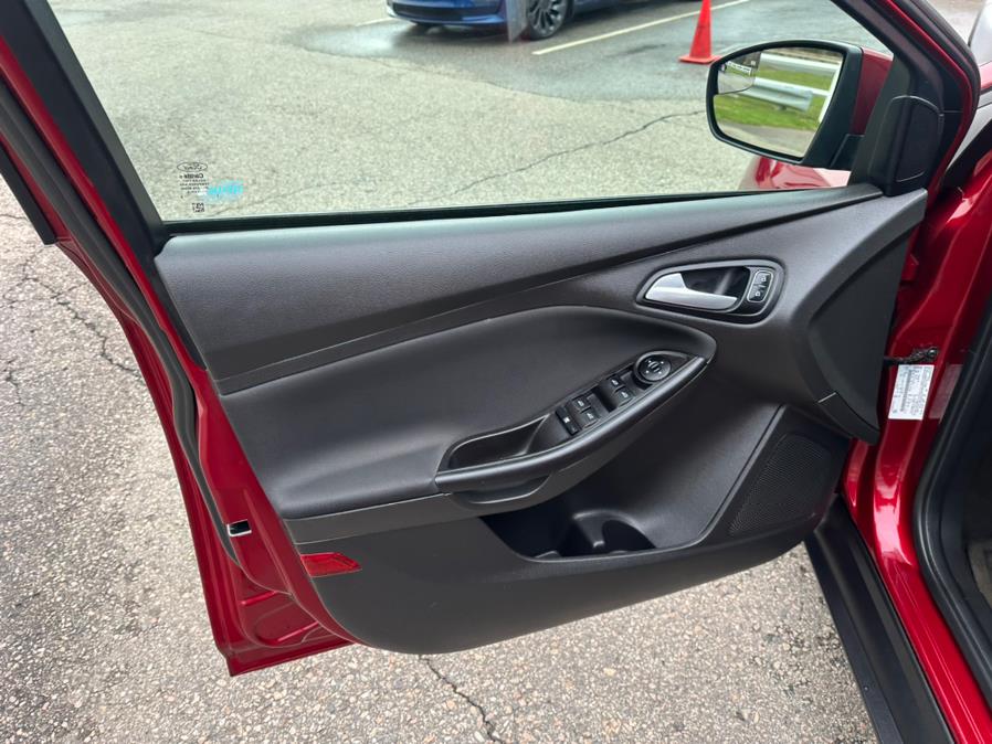 2017 Ford Focus SE Sedan, available for sale in South Windsor, Connecticut | Mike And Tony Auto Sales, Inc. South Windsor, Connecticut 2017 Ford Focus SE Sedan, available for sale in South Windsor, Connecticut | Mike And Tony Auto Sales, Inc. South Windsor, Connecticut
