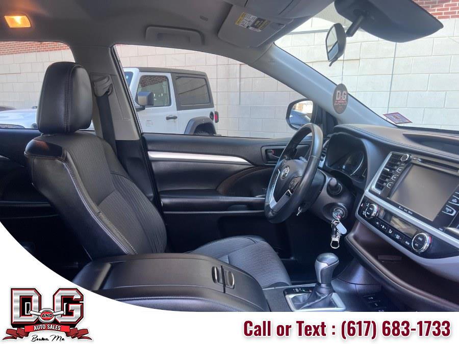 2019 Toyota Highlander LE Plus V6 AWD (Natl), available for sale in Watertown, Massachusetts | D&G Auto. Watertown, Massachusetts 2019 Toyota Highlander LE Plus V6 AWD (Natl), available for sale in Watertown, Massachusetts | D&G Auto. Watertown, Massachusetts